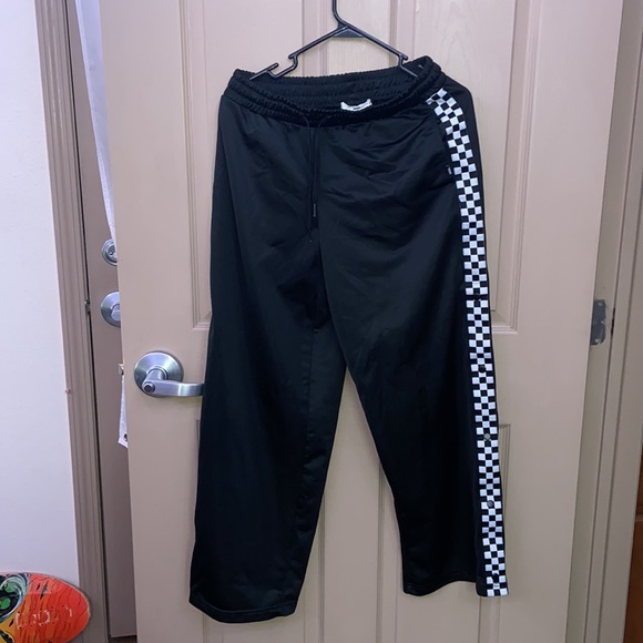 Vans checkered sweatpants, Women's medium, 3/4 button - Picture 5 of 8